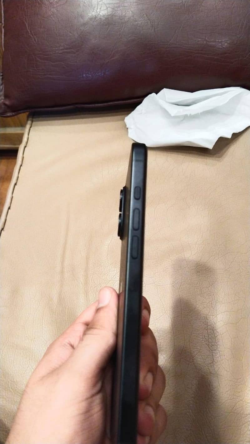 Apple iPhone 16 Plus 3
