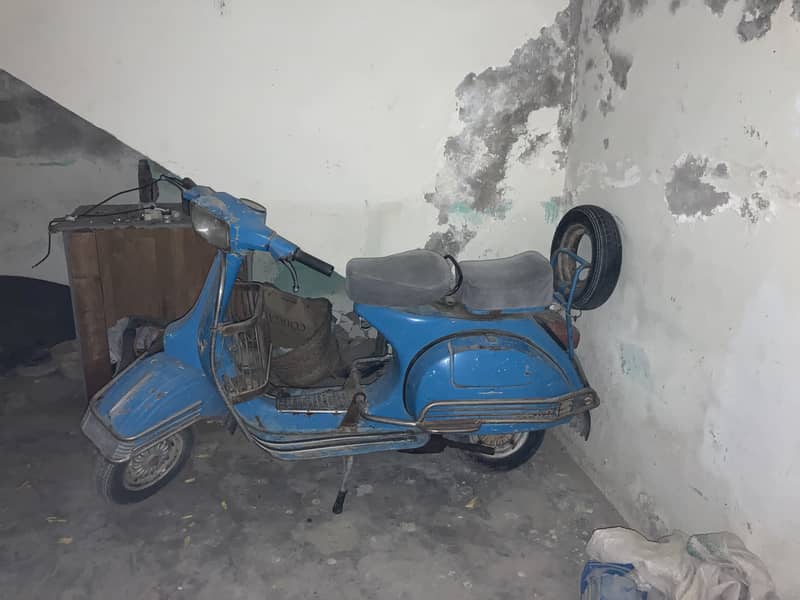 VESPA MODEL: 1981 2