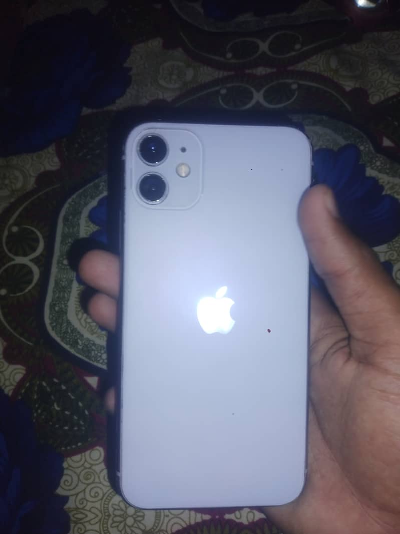 Apple iPhone 11 3
