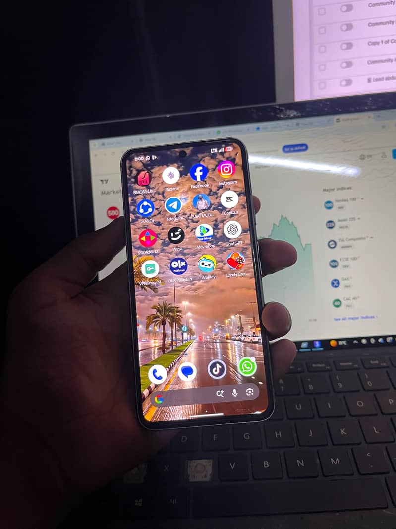 Google Pixel 8 4