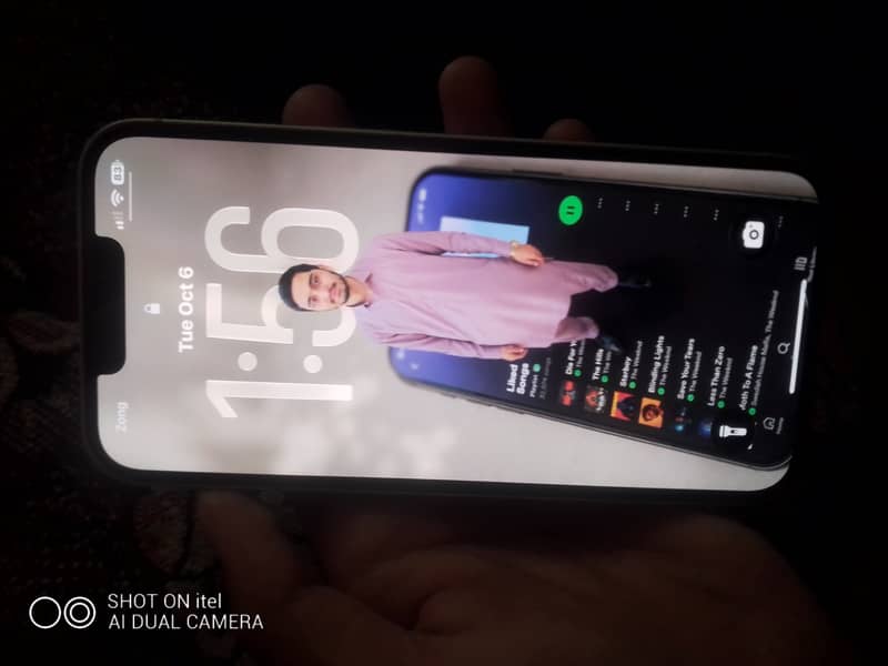 Apple iPhone 13 1