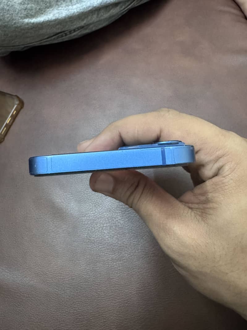 Apple iPhone 13 1