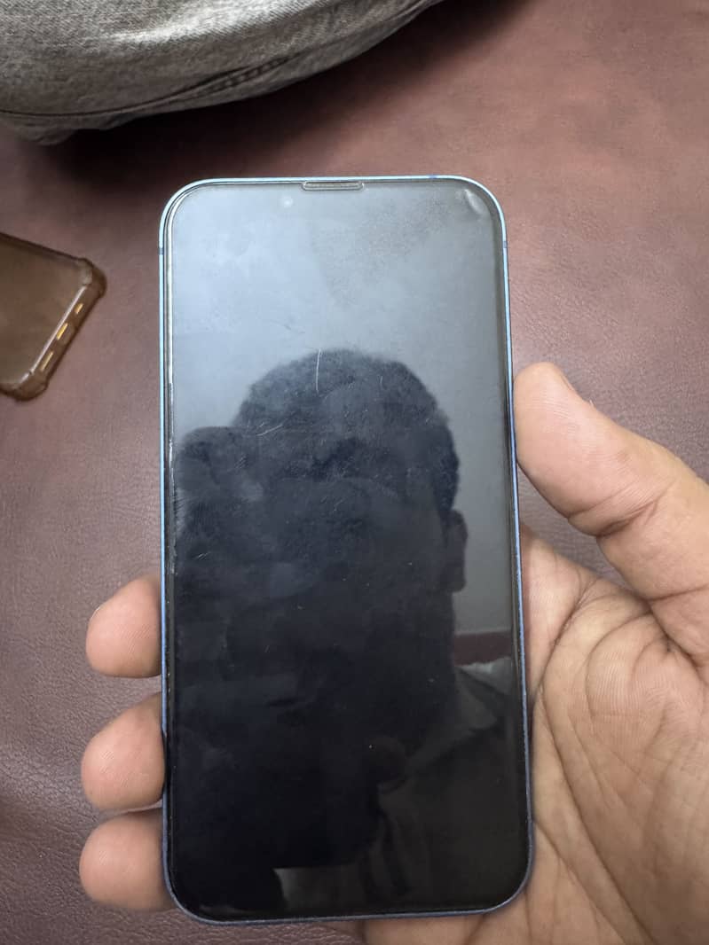 Apple iPhone 13 5