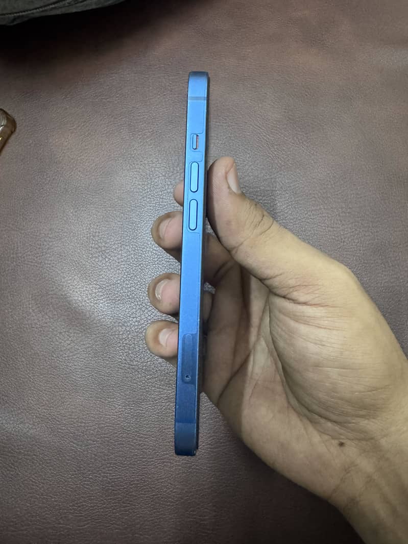 Apple iPhone 13 7