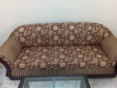Sofa for Sale – Home Used-  گھریلو استعمال شدہ صوفہ برائے فروخت