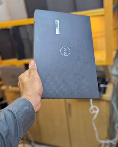 Dell latitude 7410 i7 10 Gen 16 gb 256 gb ssd slim smart light weight