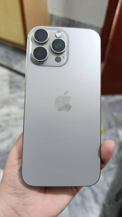 Apple iPhone 16 Pro Max