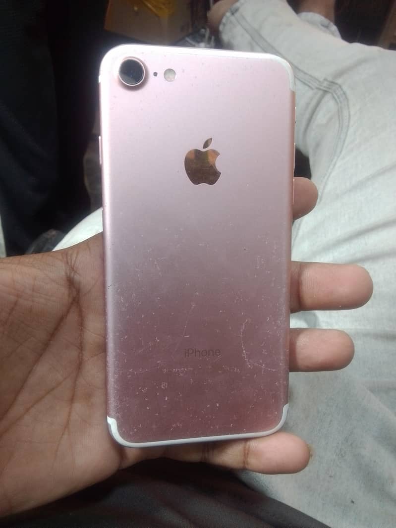 Apple iPhone 7 1