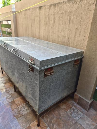 Jist paiti for sale with stand
