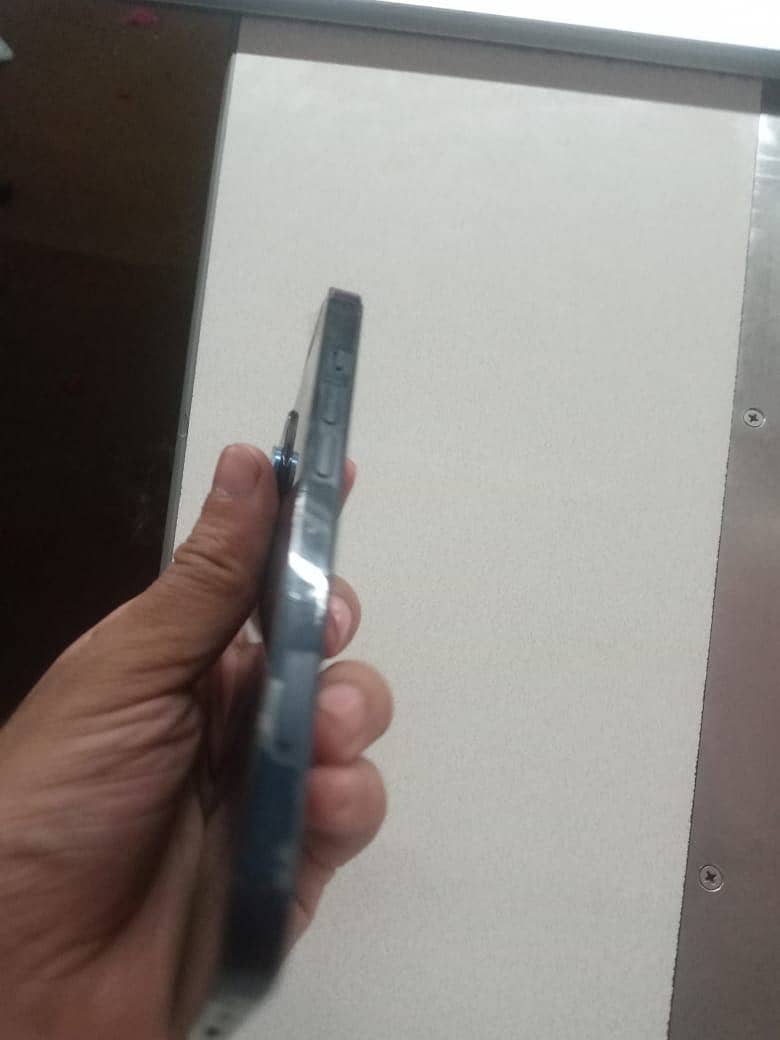 Apple iPhone 13 1