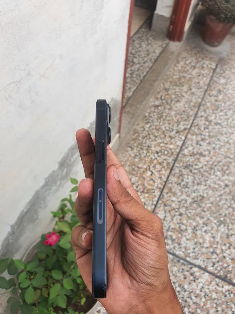 Apple iPhone 14 6