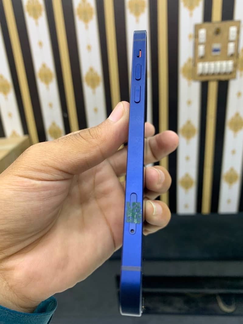 Apple iPhone 12 0
