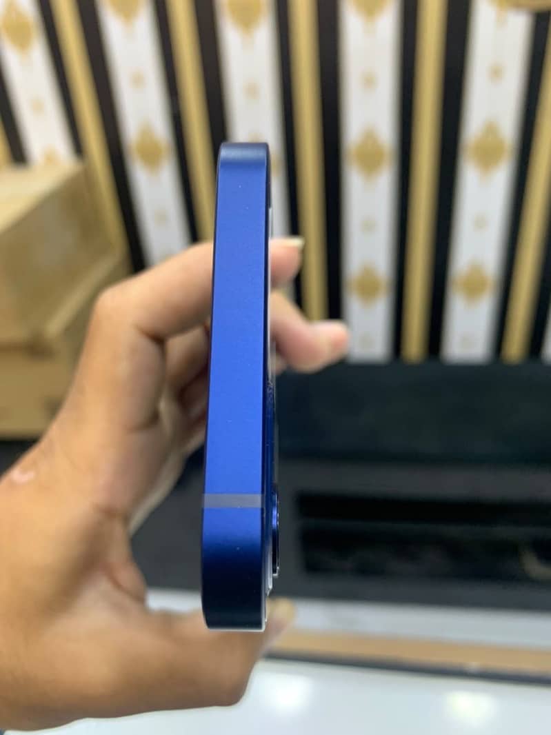 Apple iPhone 12 3