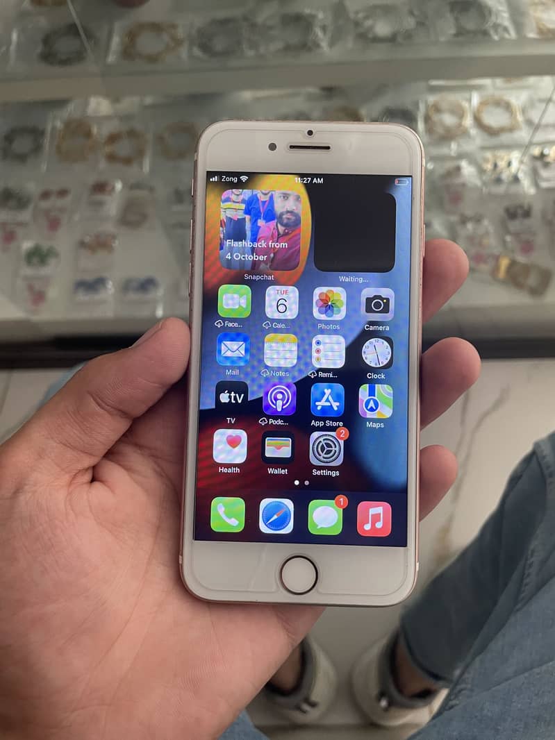 Apple iPhone 7 1