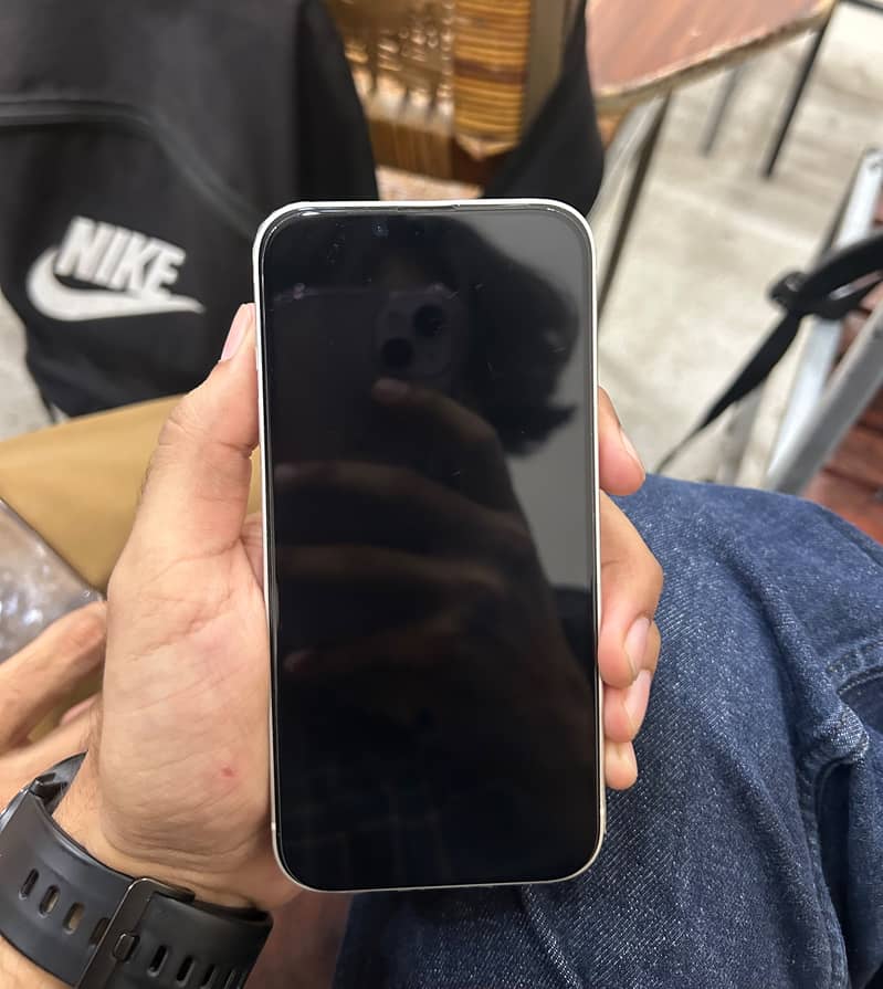 Apple iPhone 14 4