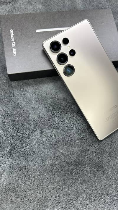 Samsung Mobile S25 Ultra