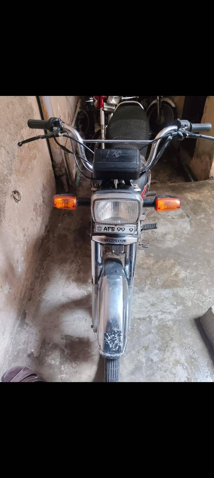 Honda CD70 7