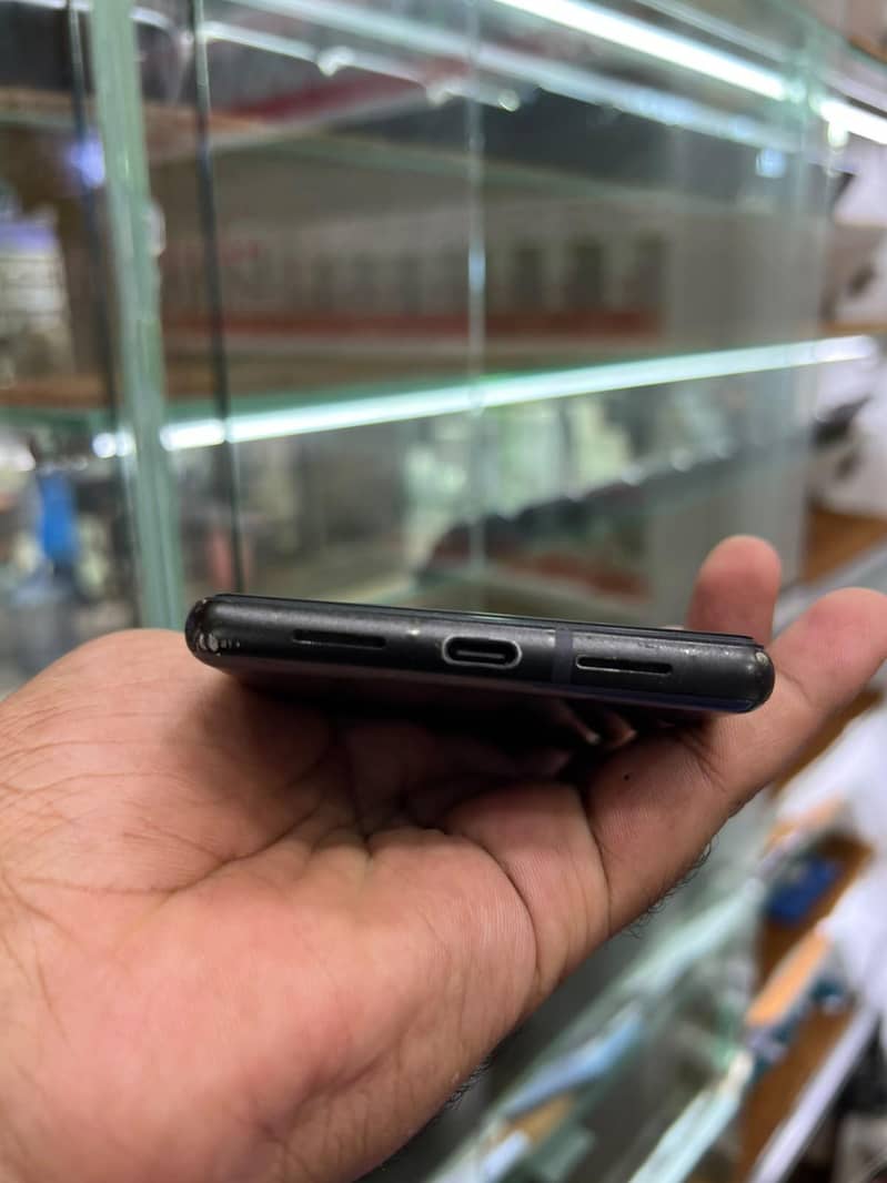 Google Pixel 6 4