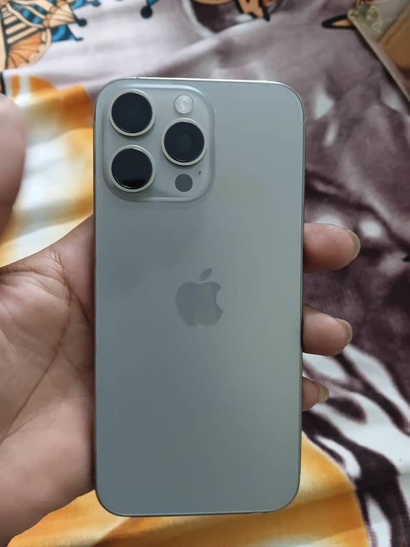 Apple iPhone 15 Pro Max 0