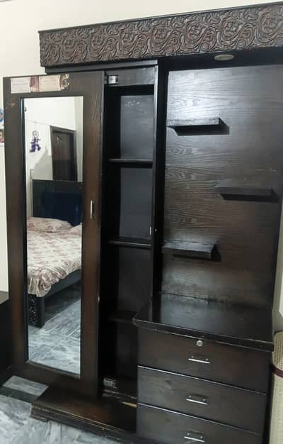 Dressing table with mirror and 3 drawers