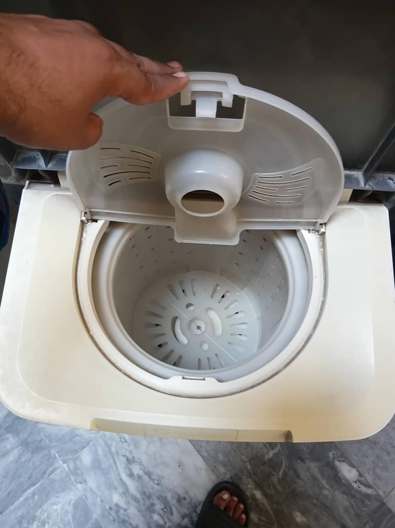 dawlance wasing machine and dryer 2