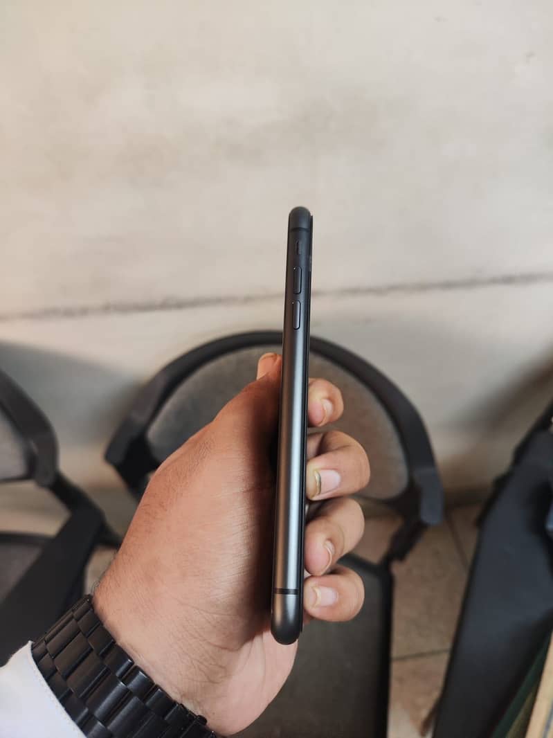 Apple iPhone 11 1