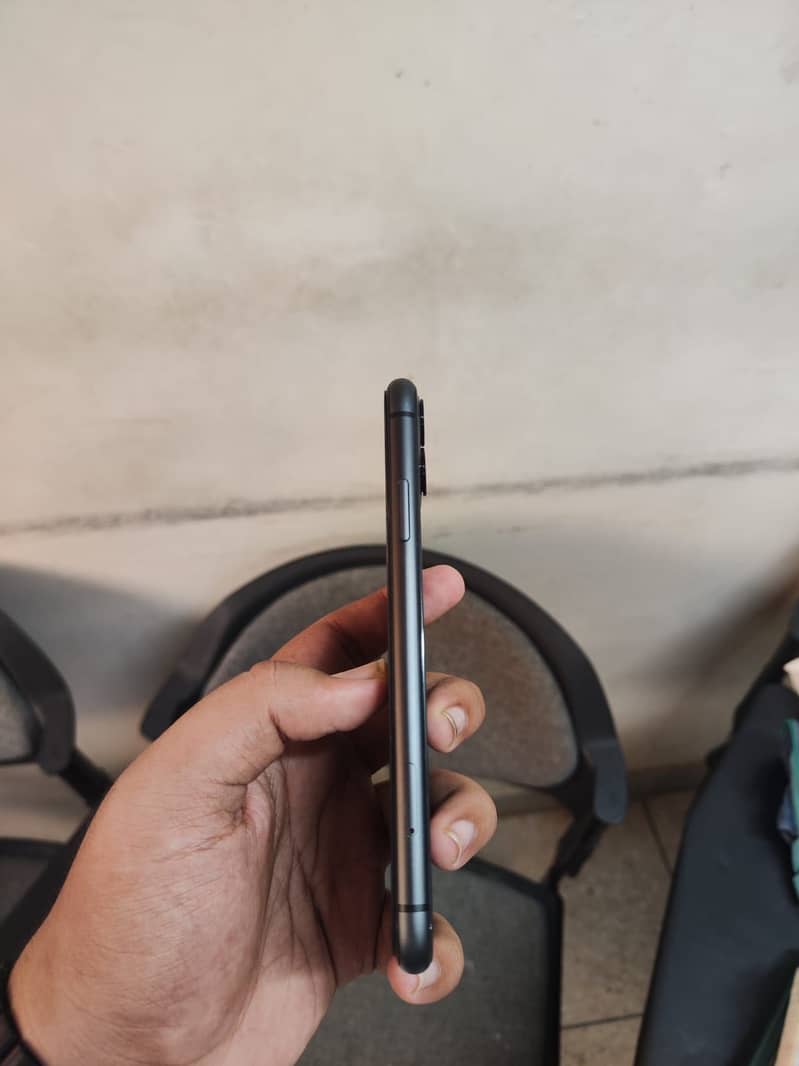Apple iPhone 11 2