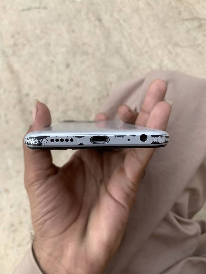 Tecno Spark 8C 3