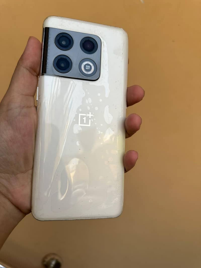 One Plus 10 Pro 4