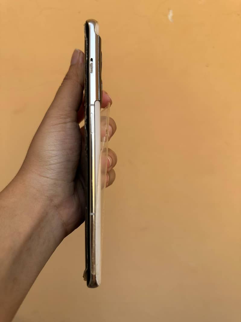 One Plus 10 Pro 5