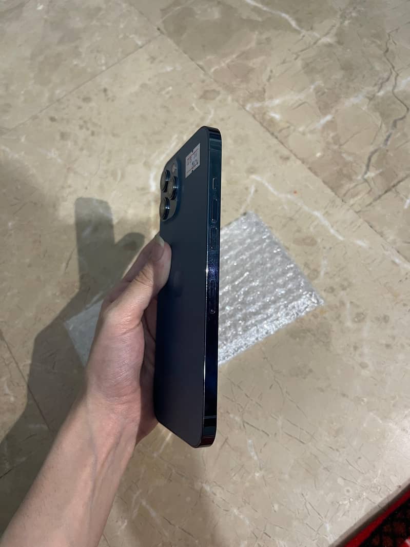 Apple iPhone 12 Pro Max 4