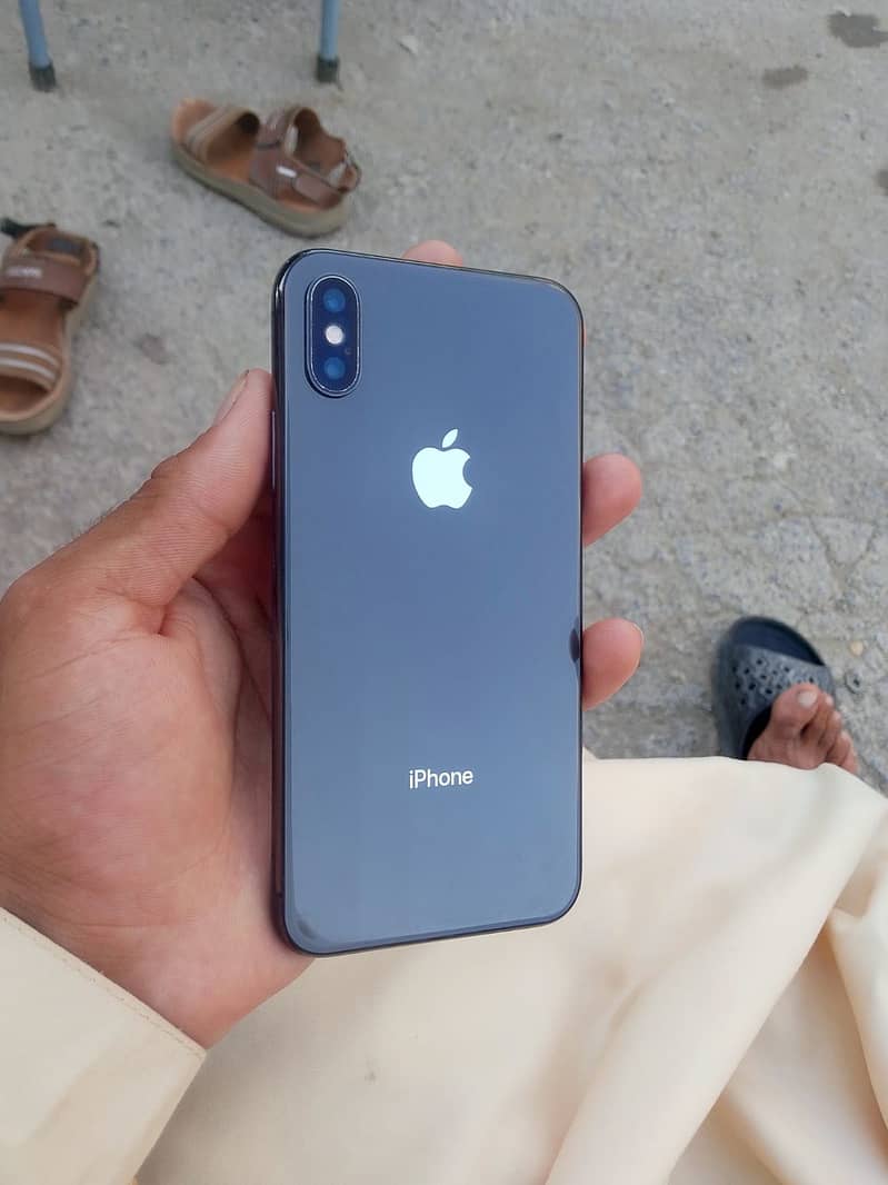 Apple iPhone X 4