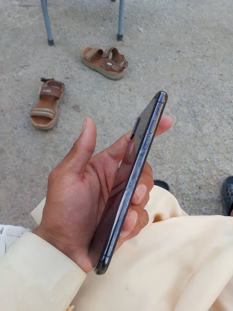 Apple iPhone X 6