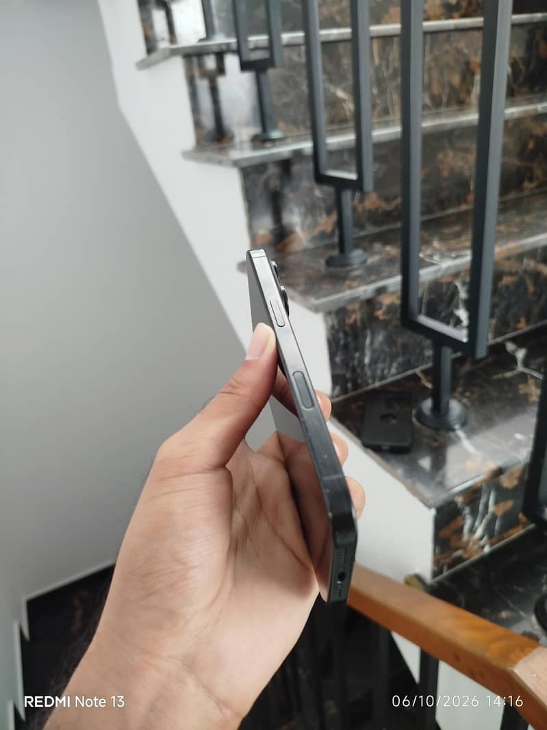 IPhone 16 Pro 3