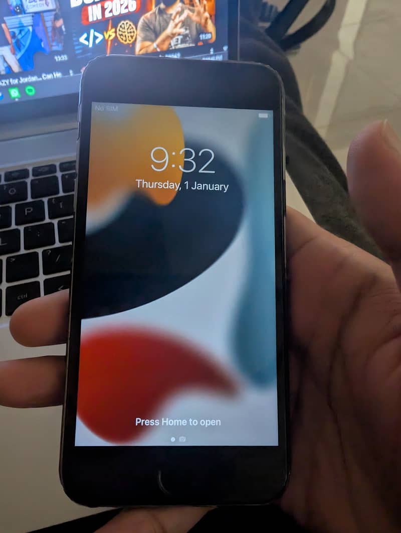 Apple iPhone 6S 8