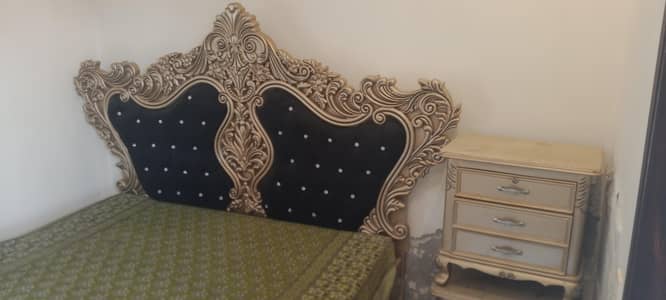 bed double ka sath 3 plai safe bilkul new condition may ha