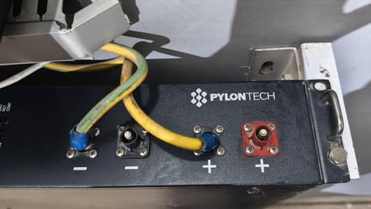 Pylontech US2000 48V 2.4kWh Rechargeable DC Battery for Back-up, Black