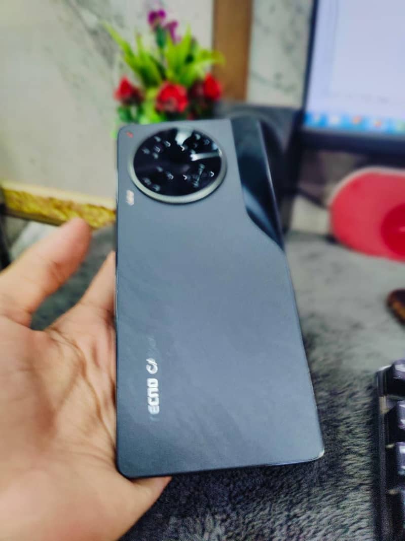 Tecno CAMON 30 1
