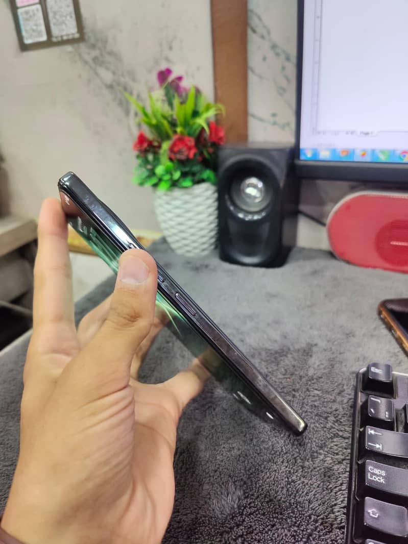 Tecno CAMON 30 9
