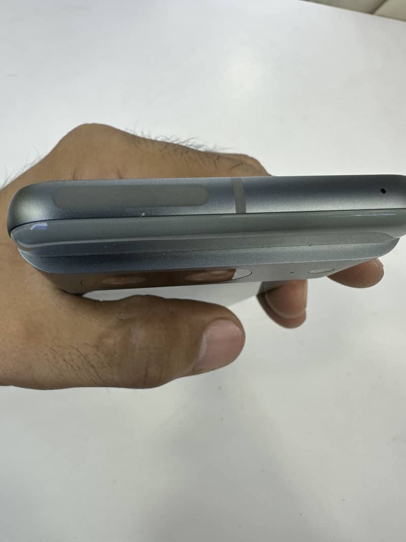 Google Pixel 8 2