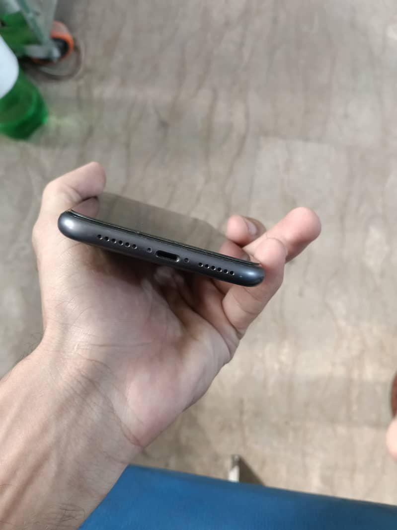 Apple iPhone 11 5