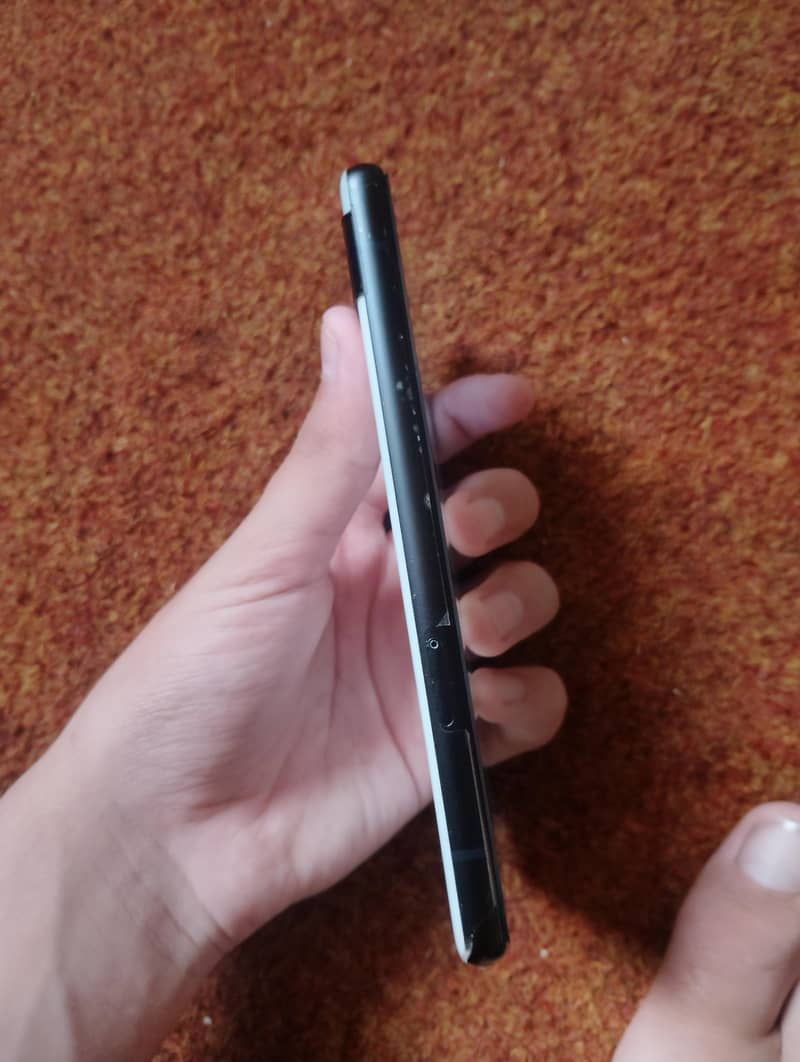 Google Pixel 6a 5