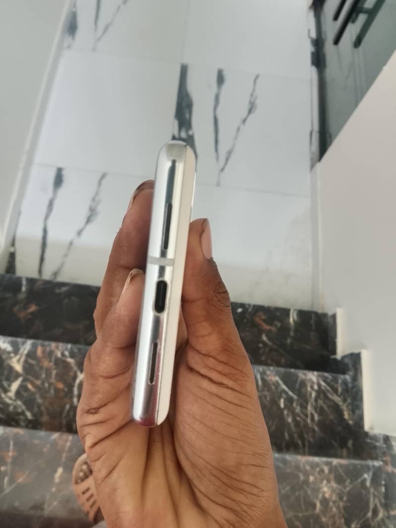 Google Pixel 6 5