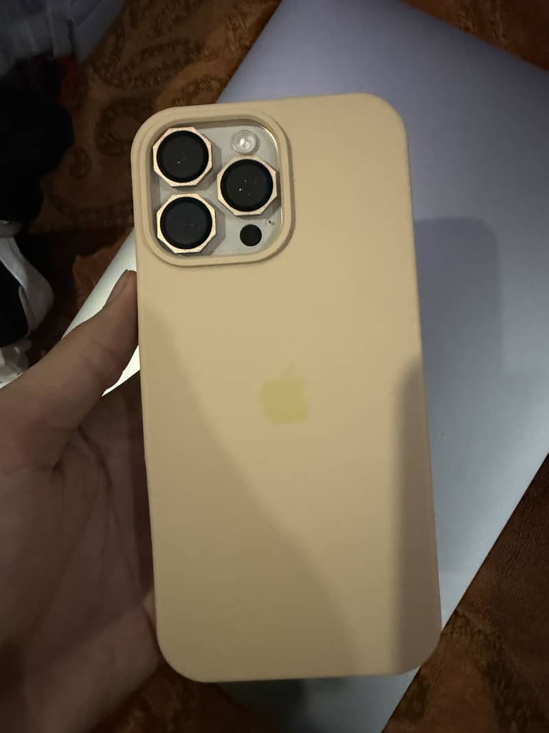 Apple iPhone 16 Pro Max 0