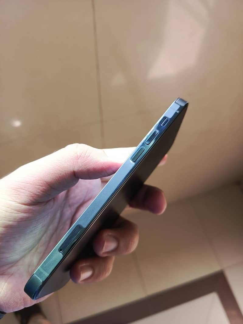 Apple iPhone 12 Pro 4