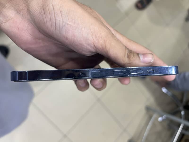 Apple iPhone 13 Pro 3