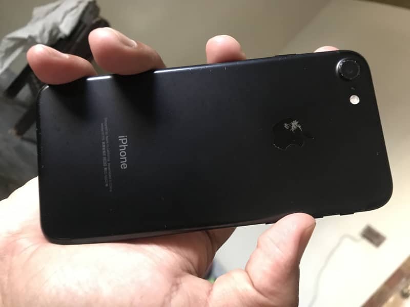 Apple iPhone 7 1