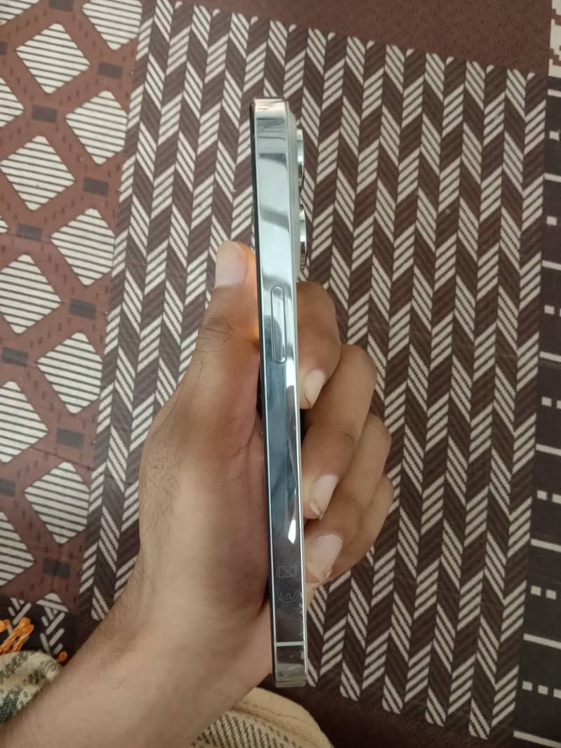 Apple iPhone 14 Pro 0