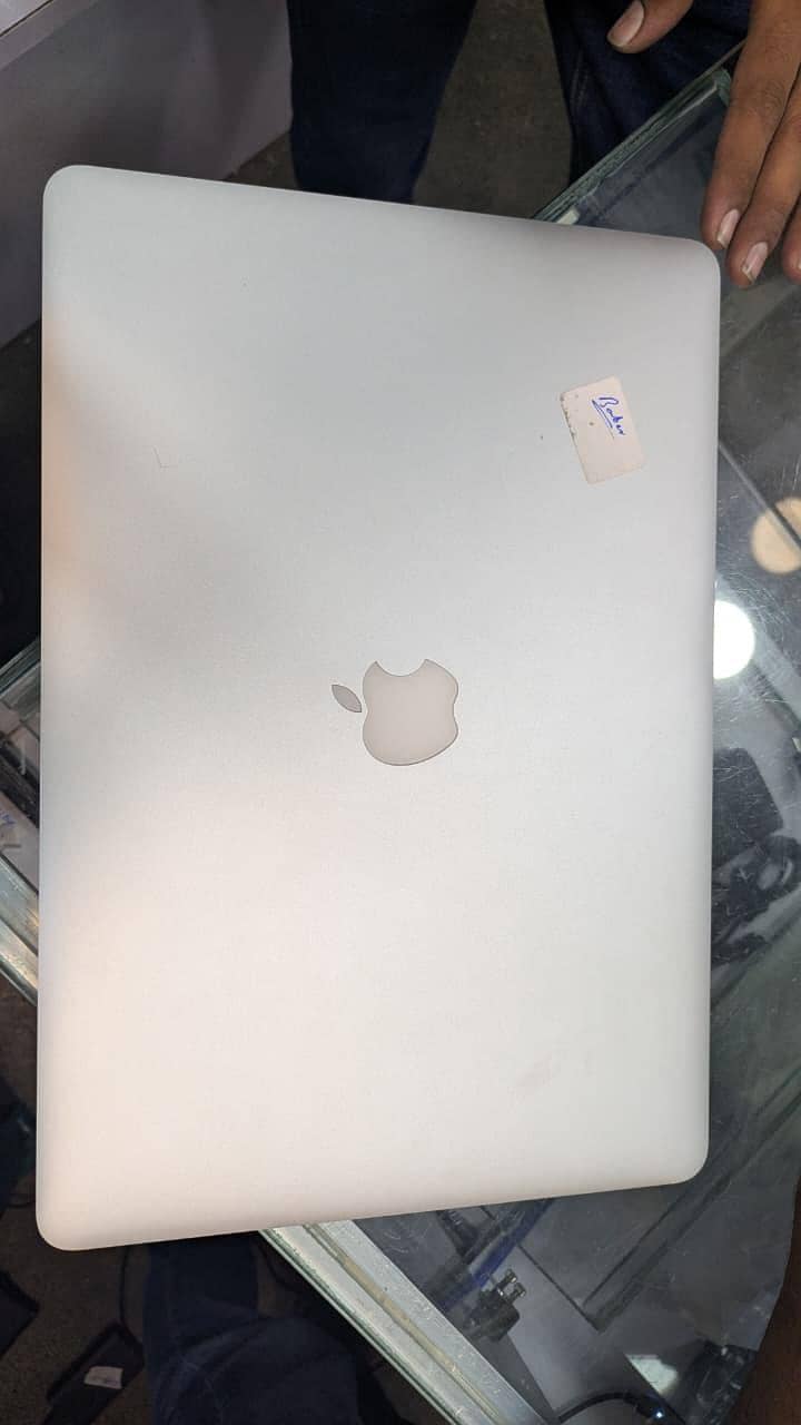 MacBook pro 0