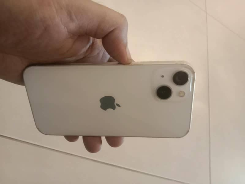 Apple iPhone 13 2